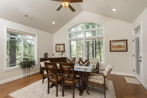 Dining - 1280 Marcy Loop Rd, Grants Pass, OR 97527 photo 2 of 2
