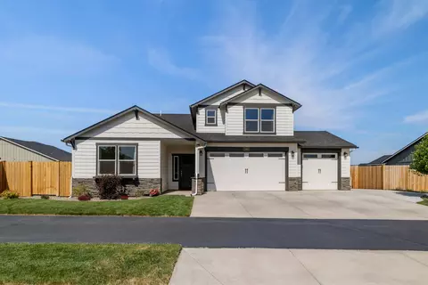 3465 NW 15th St, Redmond, OR 97756