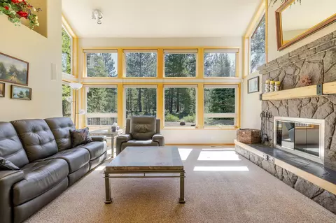 58160 Mcnary Ln, Sunriver, OR 97707 photo 3