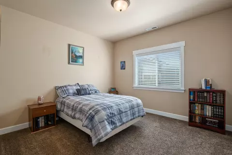 4 Meadowfield Cir, Eagle Point, OR 97524 photo 22