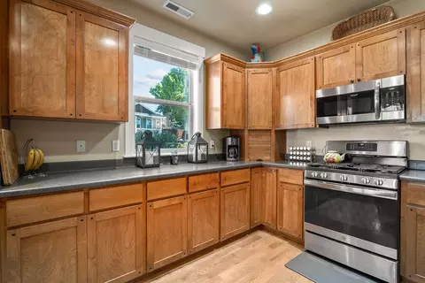 4 Meadowfield Cir, Eagle Point, OR 97524 photo 8