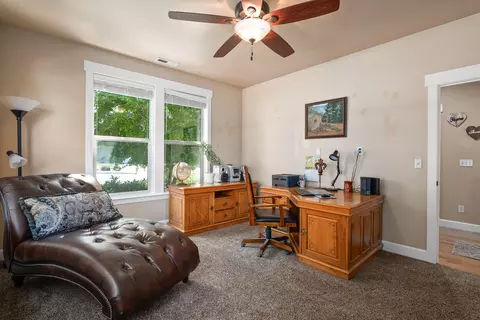 4 Meadowfield Cir, Eagle Point, OR 97524 photo 4