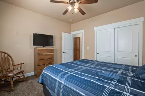 4 Meadowfield Cir, Eagle Point, OR 97524 photo 20
