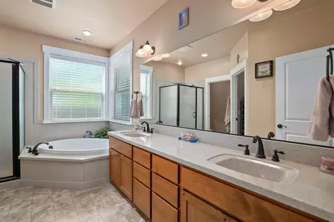 4 Meadowfield Cir, Eagle Point, OR 97524 photo 17