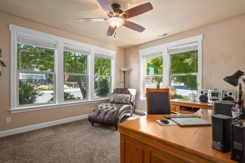 4 Meadowfield Cir, Eagle Point, OR 97524 photo 3
