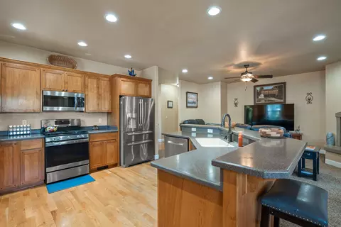 4 Meadowfield Cir, Eagle Point, OR 97524 photo 9