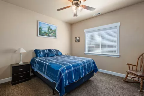 4 Meadowfield Cir, Eagle Point, OR 97524 photo 19