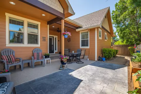 4 Meadowfield Cir, Eagle Point, OR 97524 photo 27