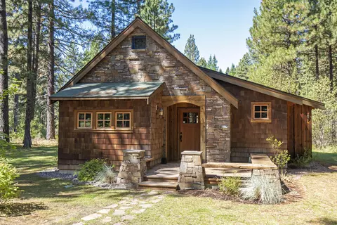 13375 SW Forest Service Cabin 27 Rd #U4, Camp Sherman, OR 97730