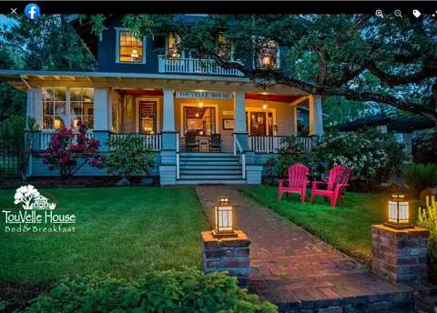 455 N Oregon St, Jacksonville, OR 97530