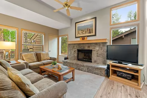 57357 Beaver Ridge Loop #22, Sunriver, OR 97707