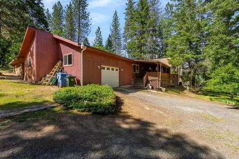 Exterior - 905 Summit Loop, Grants Pass, OR 97527 photo 10 of 18