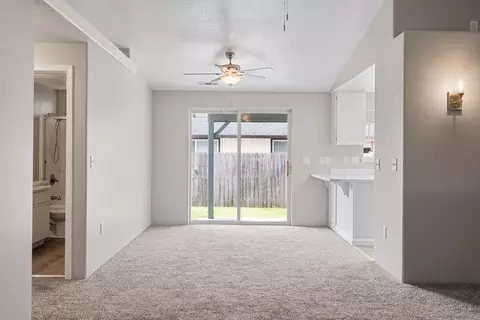 Living - 356 Candis Dr, Eagle Point, OR 97524 photo 2 of 5