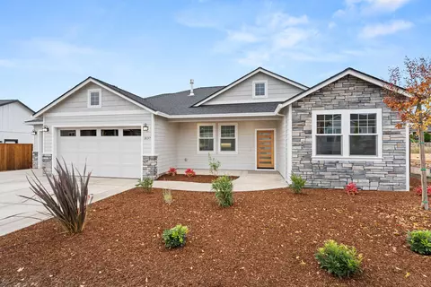 3137 Monaco Ct, Medford, OR 97504
