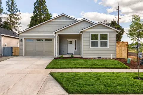 358 Cascade Dr, Central Point, OR 97502