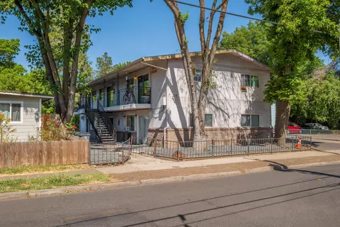 116 Cottage St, Medford, OR 97504