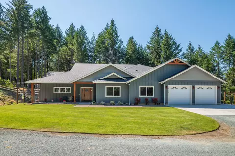5457 Fish Hatchery Rd, Grants Pass, OR 97527