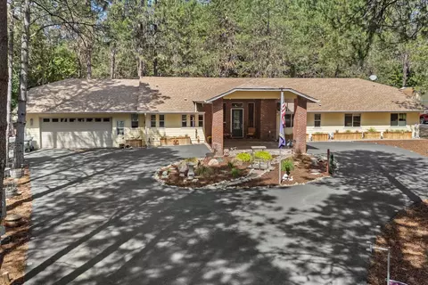 2075 Pleasant Creek Rd, Rogue River, OR 97537