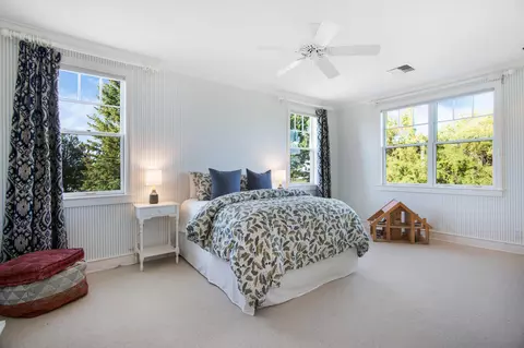 Bedroom - 64950 Collins Rd, Bend, OR 97703 photo 4 of 7