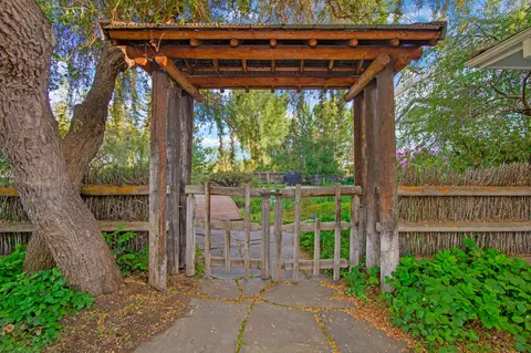 Exterior - 64950 Collins Rd, Bend, OR 97703 photo 12 of 23