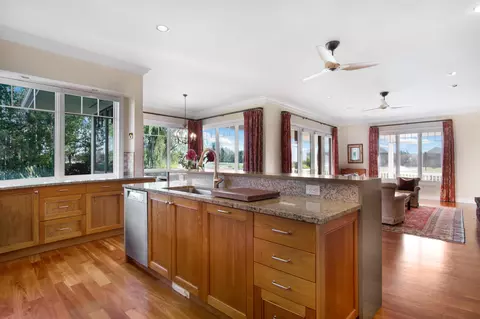 Kitchen - 64950 Collins Rd, Bend, OR 97703 photo 4 of 5