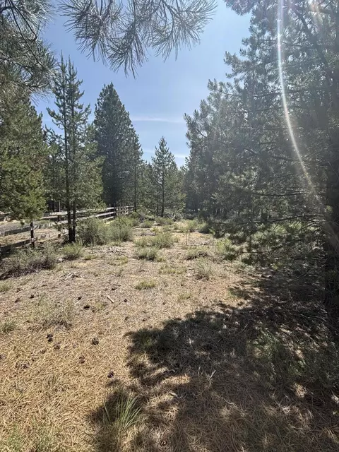Us-97, La Pine, OR 97739 photo 2