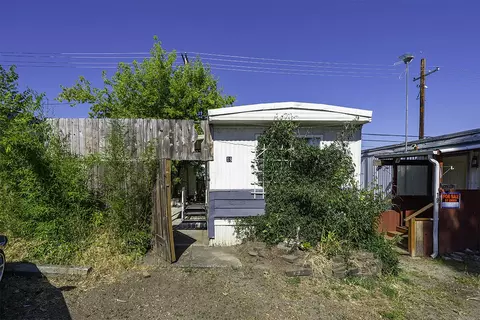 1565 Siskiyou Blvd #SPC 18, Ashland, OR 97520