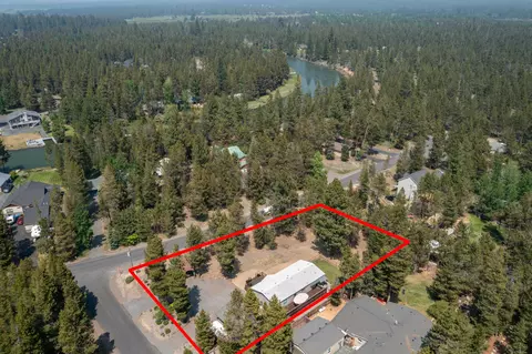 56304 Bufflehead Rd, Bend, OR 97707 photo 2