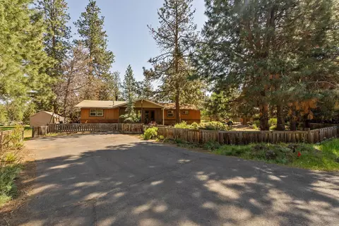 19797 SW Nugget Ave, Bend, OR 97702