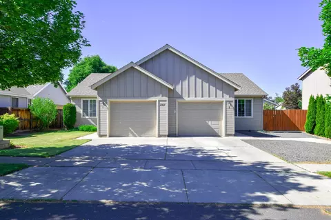 2967 NE Stanton Ave, Bend, OR 97701