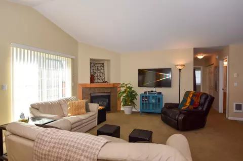 Living - 2967 NE Stanton Ave, Bend, OR 97701 photo 5 of 7