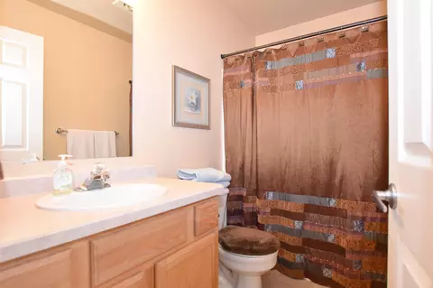 Bath - 2967 NE Stanton Ave, Bend, OR 97701 photo 3 of 4