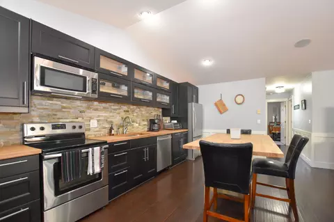 Kitchen - 2967 NE Stanton Ave, Bend, OR 97701 photo 3 of 7