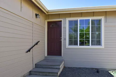 Exterior - 2967 NE Stanton Ave, Bend, OR 97701 photo 2 of 8