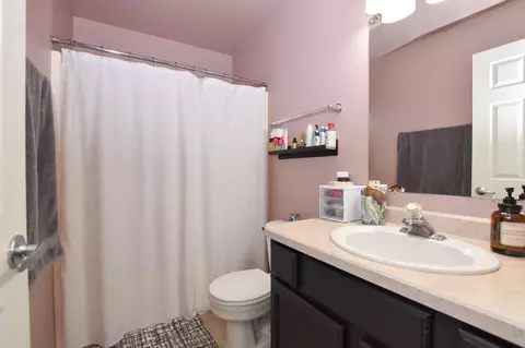 Bath - 2967 NE Stanton Ave, Bend, OR 97701 photo 1 of 4