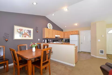 Dining - 2967 NE Stanton Ave, Bend, OR 97701 photo 2 of 2