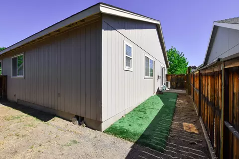 Exterior - 2967 NE Stanton Ave, Bend, OR 97701 photo 8 of 8