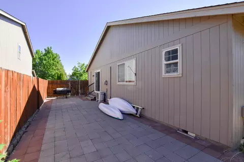 Exterior - 2967 NE Stanton Ave, Bend, OR 97701 photo 4 of 8