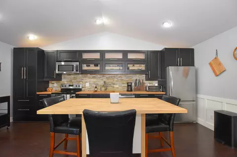 Kitchen - 2967 NE Stanton Ave, Bend, OR 97701 photo 2 of 7