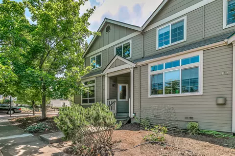 411 N Mountain Ave, Ashland, OR 97520
