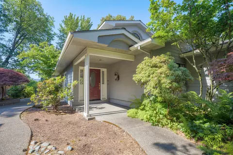 737 SE M St, Grants Pass, OR 97526