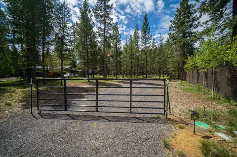 17255 Canvasback Dr, Bend, OR 97707 photo 8