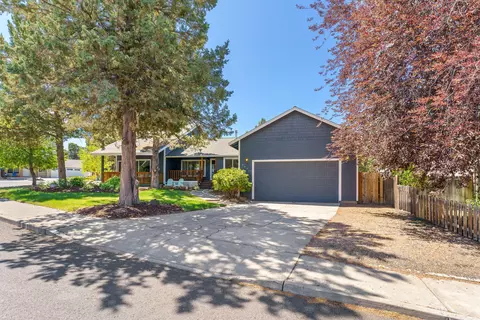 2975 NE Oakley Ct, Bend, OR 97701