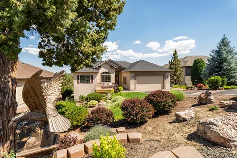 1036 Niagara Falls Dr, Redmond, OR 97756