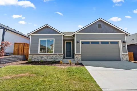 118 Valemont Dr #16, Eagle Point, OR 97524