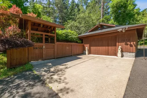 5070 Fox Hollow Rd, Eugene, OR 97405 photo 2