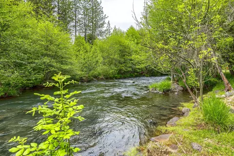 View/Area - 1250 Netherlands Rd, Trail, OR 97541 photo 1 of 6