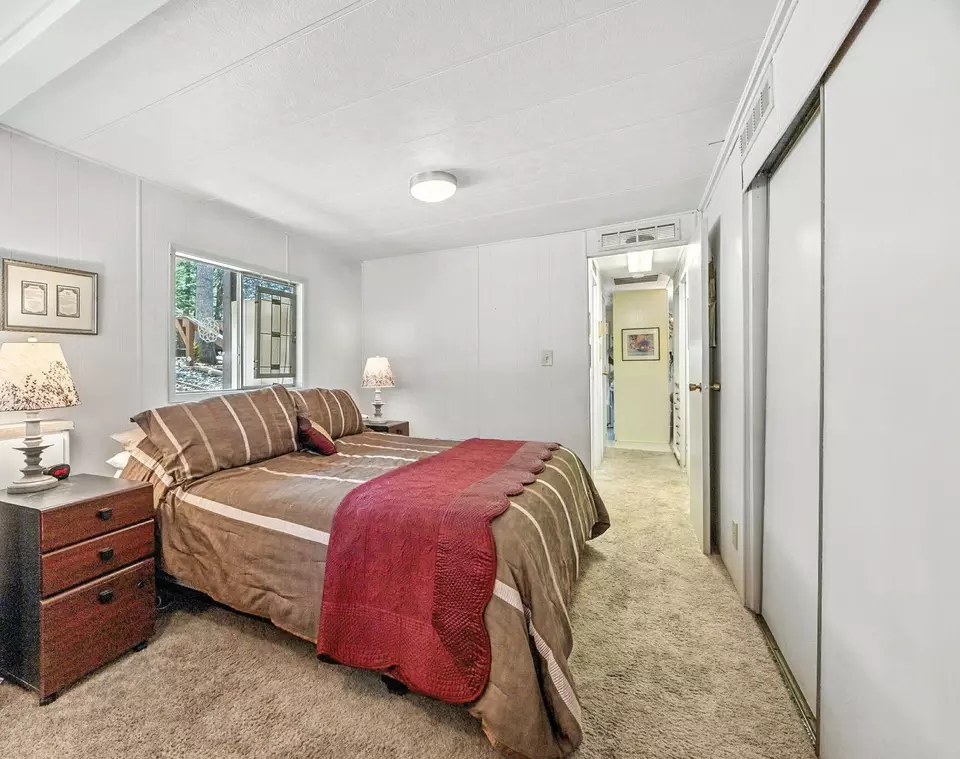 Bedroom - 1250 Netherlands Rd, Trail, OR 97541 photo 2 of 2