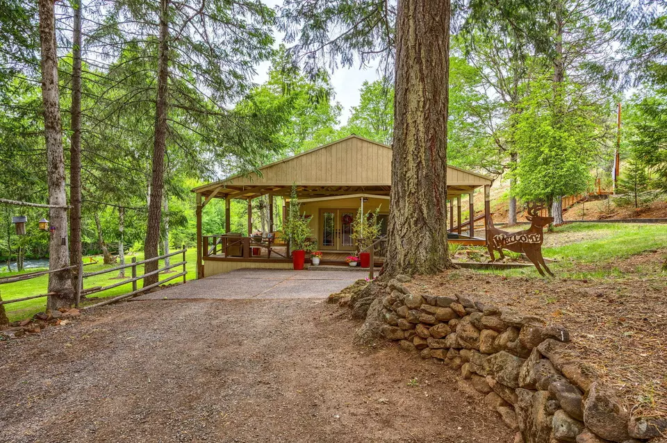 Exterior - 1250 Netherlands Rd, Trail, OR 97541 photo 8 of 19