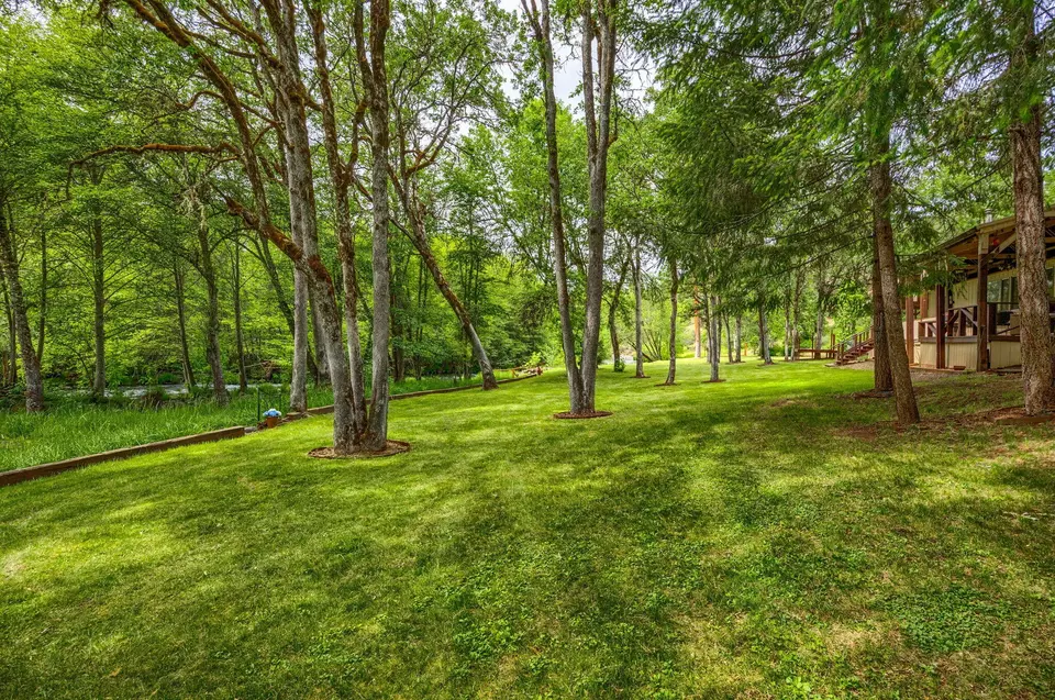 Exterior - 1250 Netherlands Rd, Trail, OR 97541 photo 14 of 19